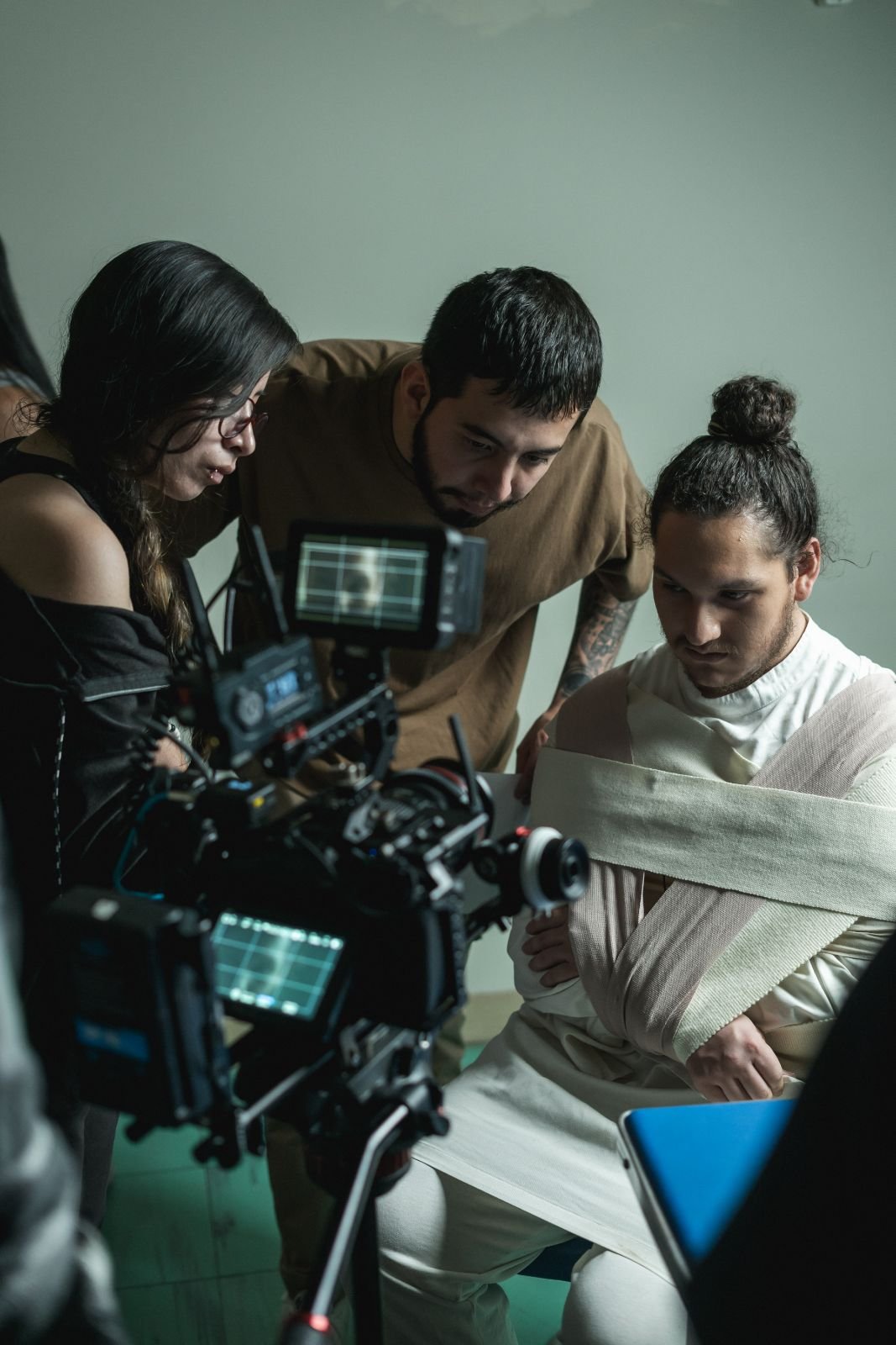 Leo Rojas dirigiendo el rodaje del cortometraje premiado Sueño Afásico (Foto 01)